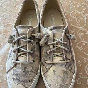 Brand New  Sperry Topsider Memory Foam Crest Vibe Metallic Sneaker Size 9.5